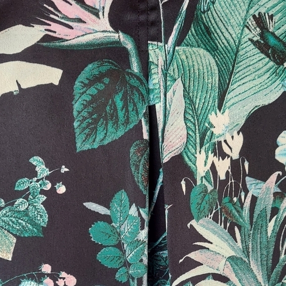 Banana Republic Green Floral Shell Size Small - Picture 5 of 5